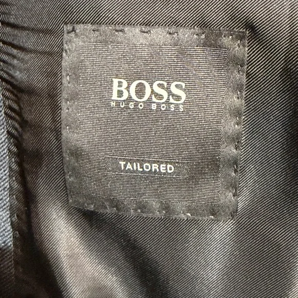 Hugo Boss Tailored Shawl Lapel Dinner Jacket – 40R – Black/Silver - Picture 4 of 11